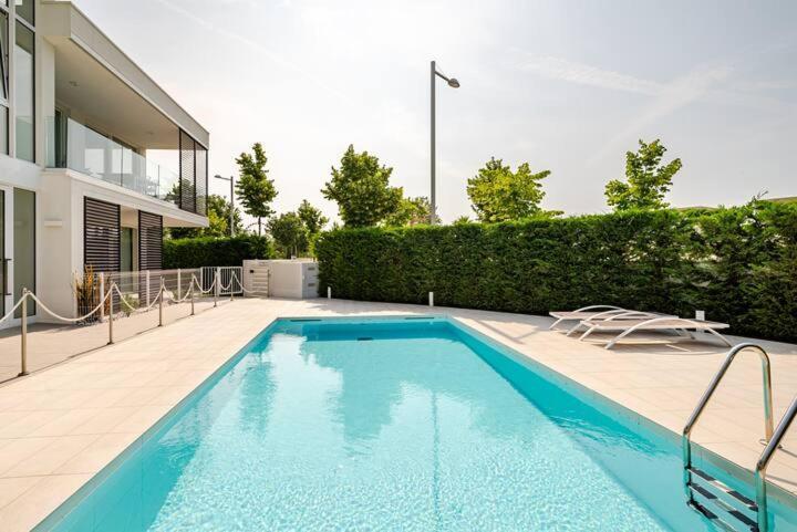 Apartment Luma With Pool 리도 디 예솔로 외부 사진